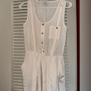 Bar III Cream dress with pockets